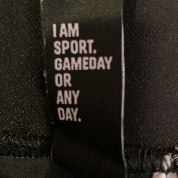 Adidas women’s leggings - Picture 6 of 7